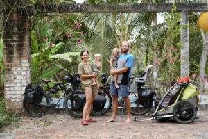 cibas, cibai, minčia, keliaujanti šeima, aplink pasaulį, žalioji gamtos mokykla, susitikimas