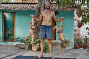 cibas, cibai, minčia, keliaujanti šeima, aplink pasaulį, žalioji gamtos mokykla, susitikimas